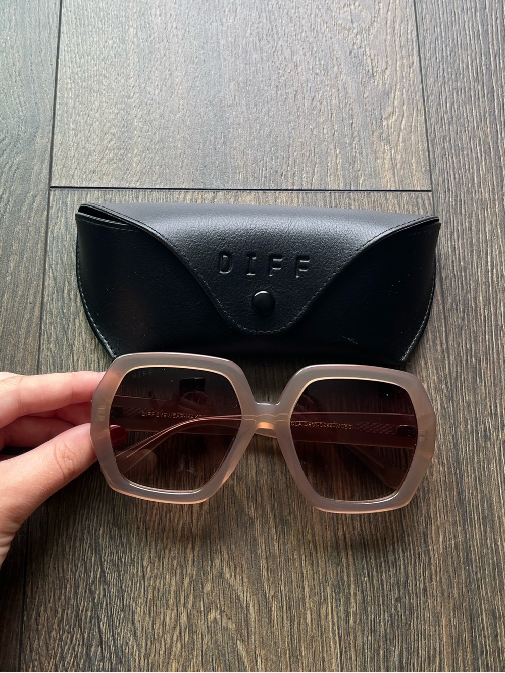 Nwot Diff Eyewear Square Sunglasses